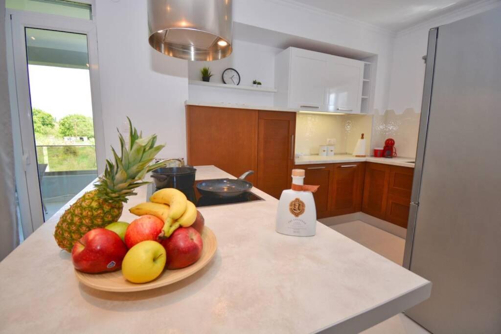 Potamos Deluxe White Apartment Buitenkant foto
