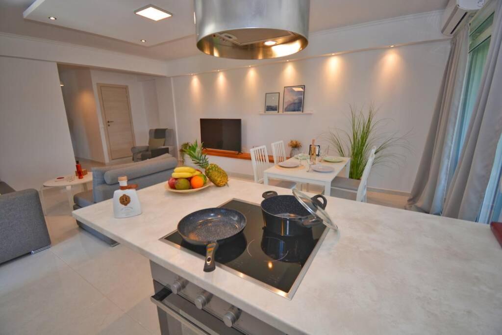 Potamos Deluxe White Apartment Buitenkant foto