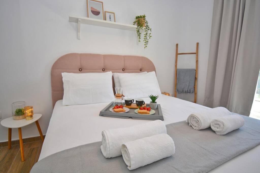 Potamos Deluxe White Apartment Buitenkant foto